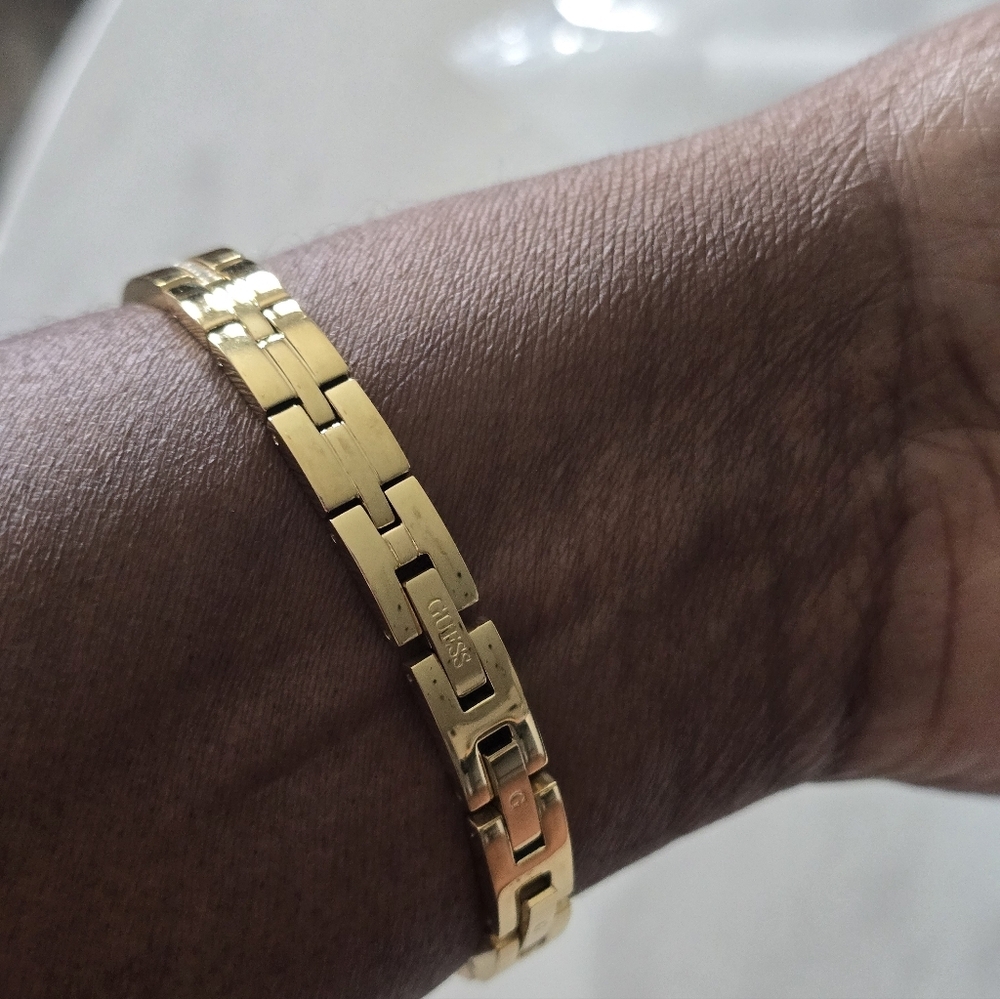 Women's Analog Gold-Tone Stainless Steel Watch 27mm Women New - Picture 4 of 10